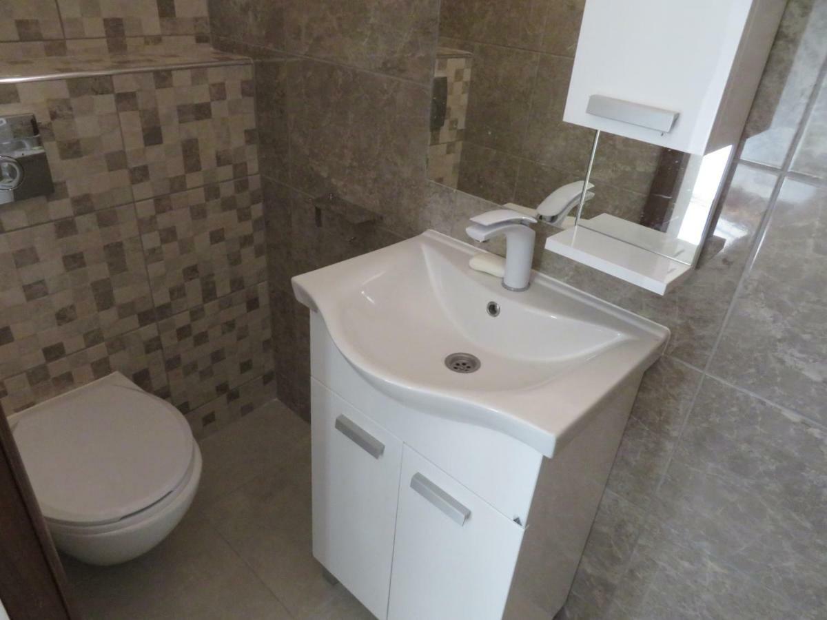 Vila Velvet Hotel Starigrad Paklenica Ngoại thất bức ảnh