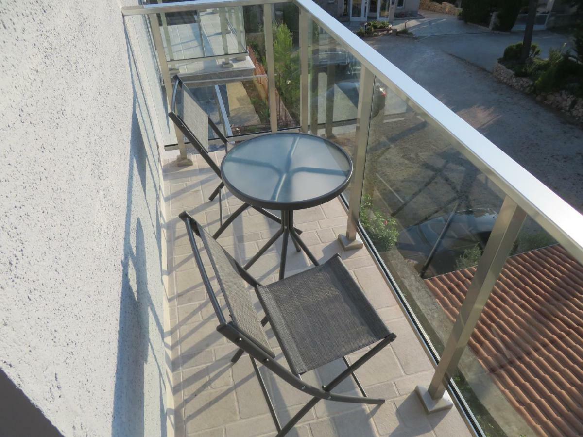 Vila Velvet Hotel Starigrad Paklenica Ngoại thất bức ảnh